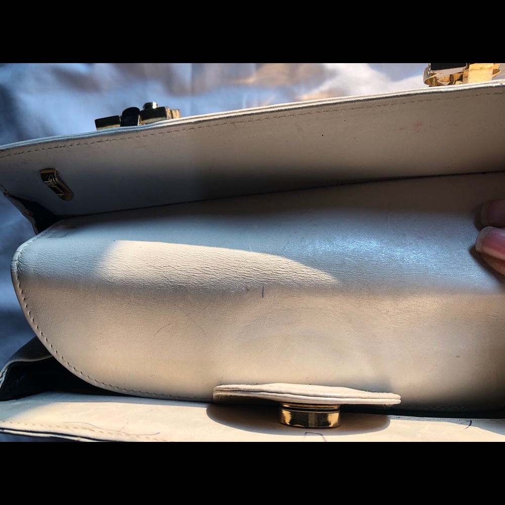 Authentic Salvatore Ferragamo - Picture 6 of 6